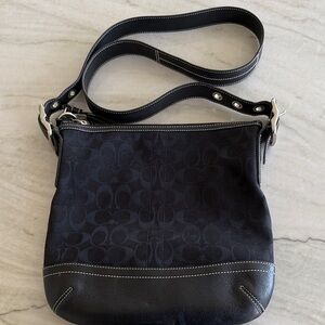 Vintage Coach Black Jacquard Signature Logo Women's Crossbody Shoulder Bag